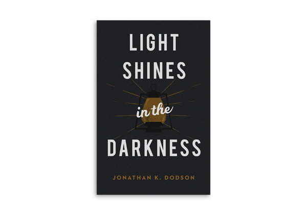 Light Shines in the Darkness (25-pack tracts)